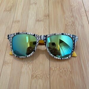 Yellow Geometric Patterned Sunglasses with Mirrored Blue Lenses Unisex